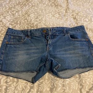 American Eagle low rise shorts size 14